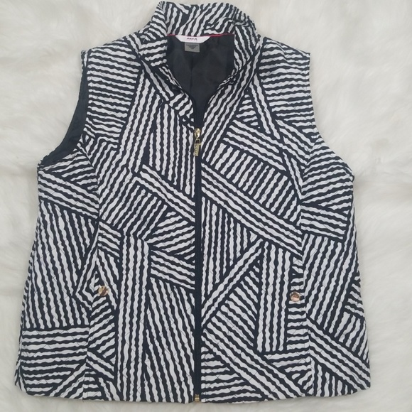 Alia pattern zebra zipper up vest. Size 10P - Picture 6 of 8